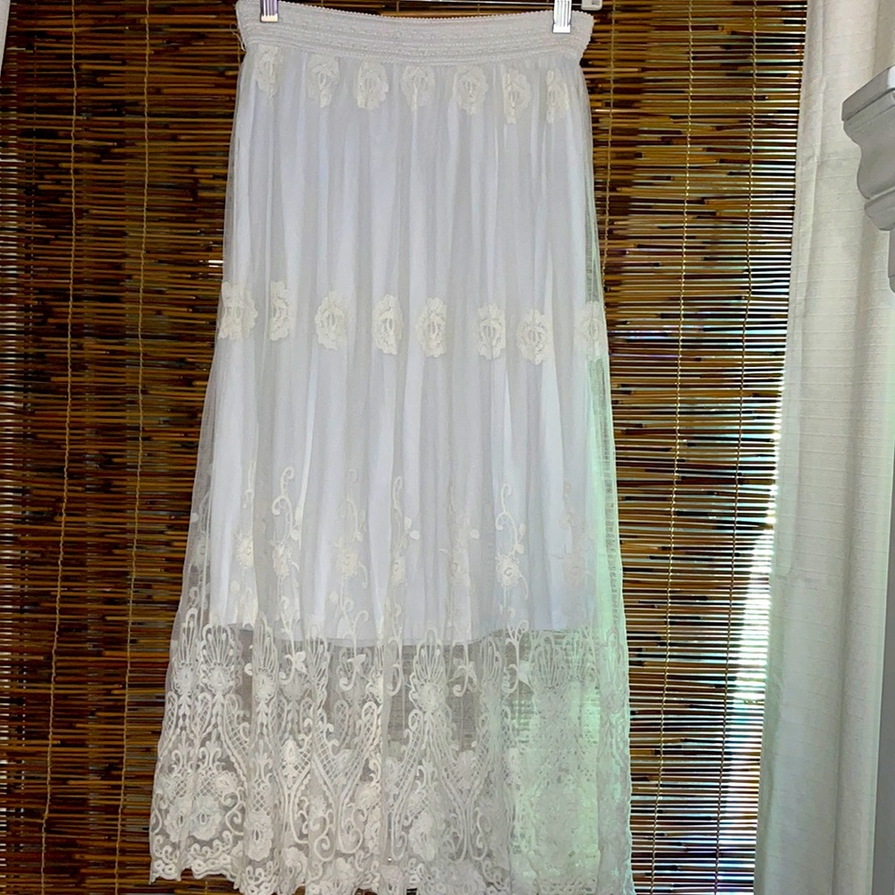 White All over lace maxi skirt!! 🤍💎
